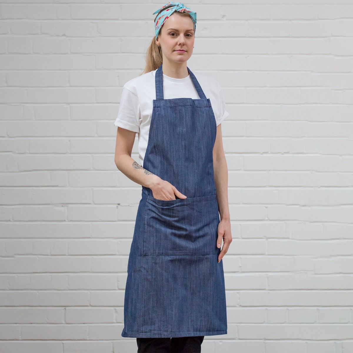 dp111_blue_bib_apron_with_pocket_1